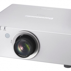 Máy chiếu Panasonic PT-DX820